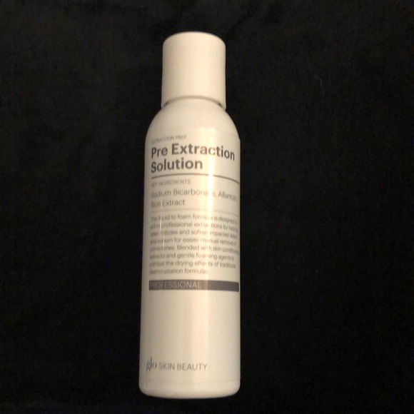 Glo Skin Beauty Other - Glo Skin Beauty- Pre Extraction Solution